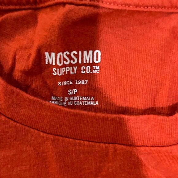Mossimo Supply Co. Women’s Red T-Shirt – Size Small - Picture 2 of 3